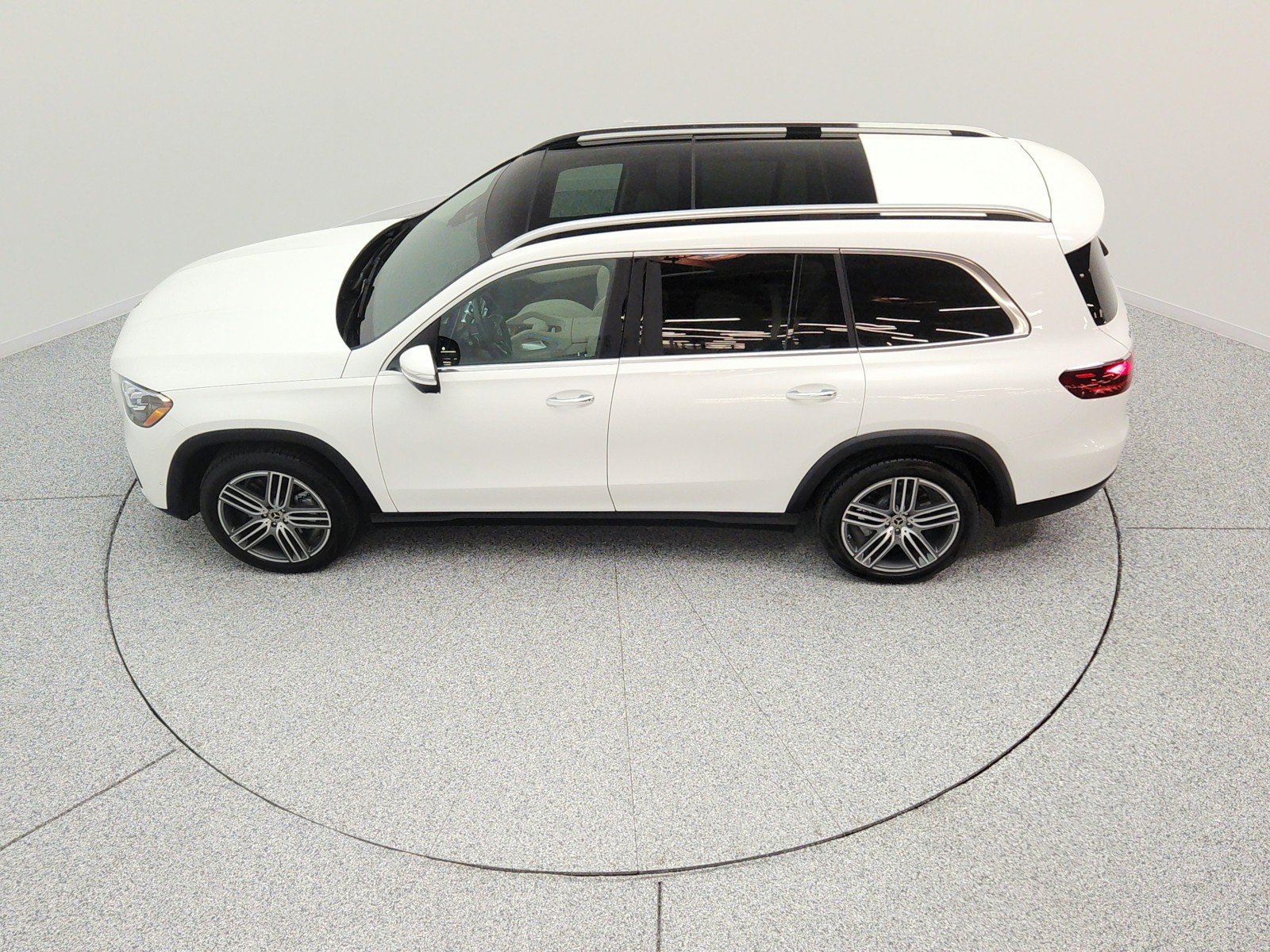 Certified Used 2024 Polar White Mercedes-Benz GLS 450 4MATIC® SUV image 30
