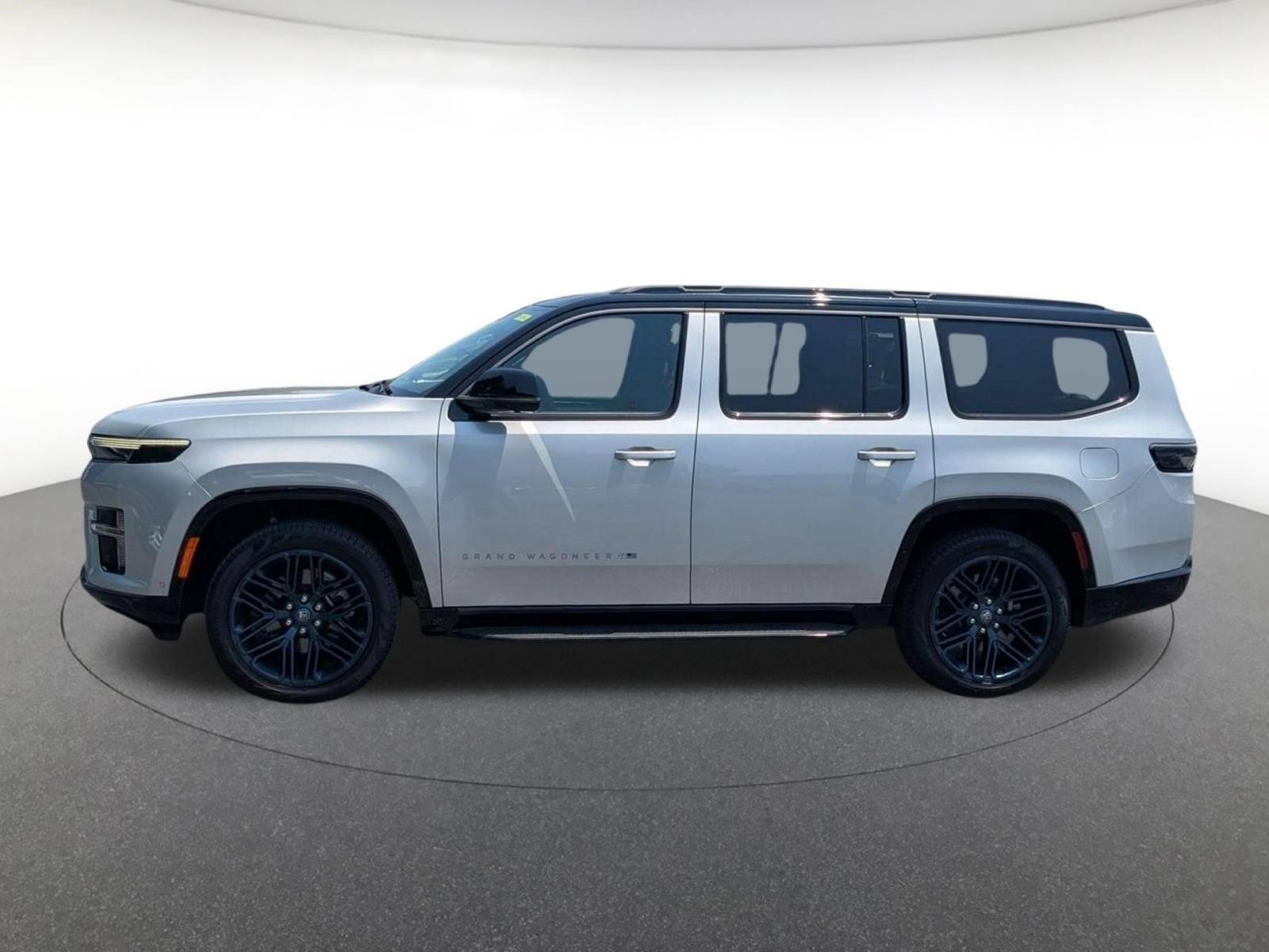 New 2026 Silver-Zynith Exterior Paint Jeep 85th Anniversary image 7