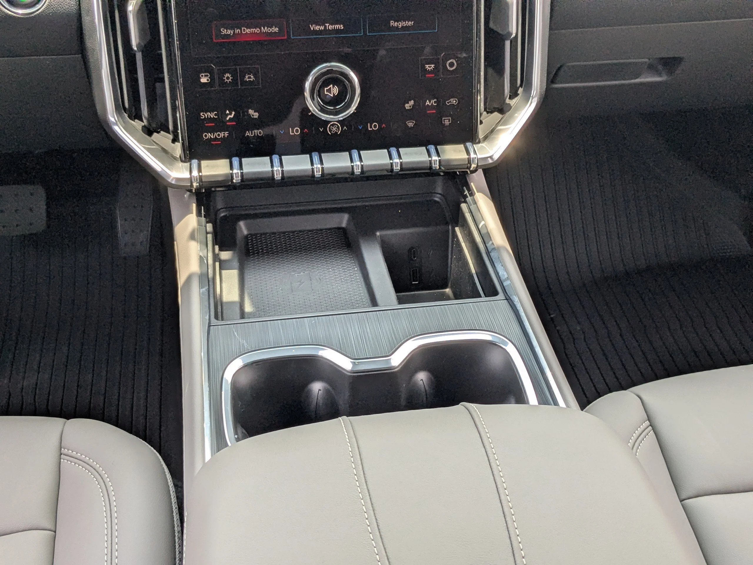 2026 GMC Acadia Elevation - Photo 19