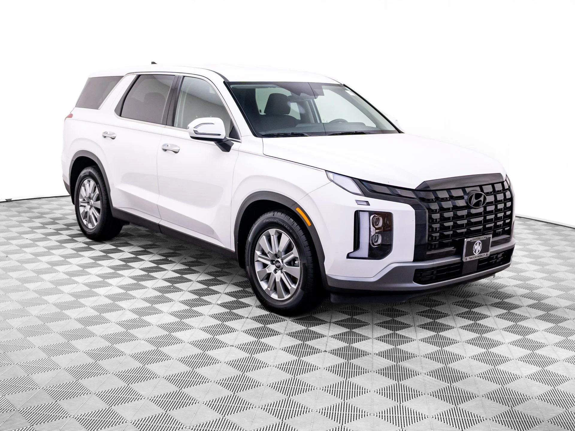 Used 2023 White Hyundai SE image 7