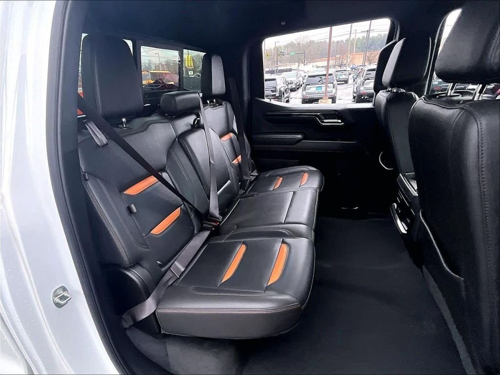 Used 2024 White GMC AT4 image 25