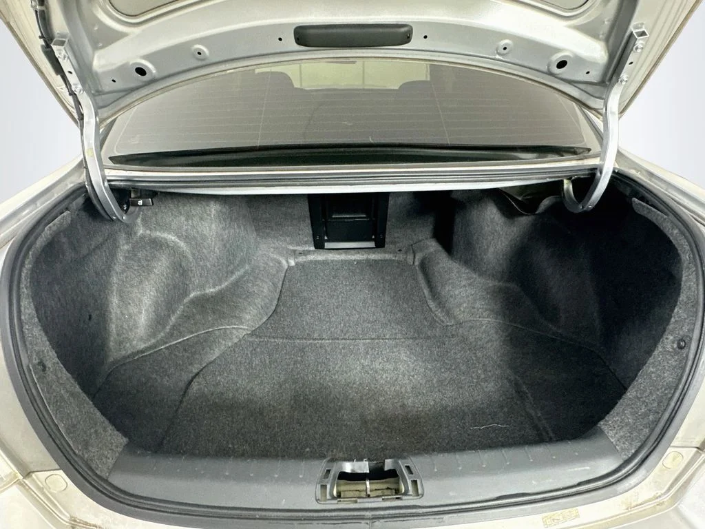 Used 2008 Silver Honda LX image 28