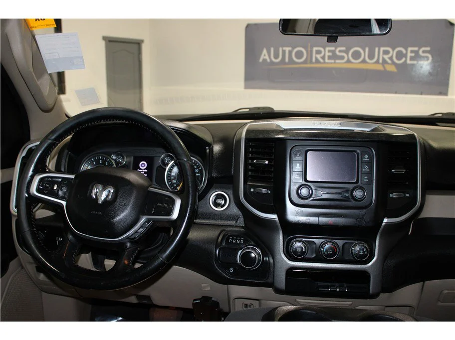 Used 2020 Granite Crystal Metallic Clearcoat Ram Big Horn image 15