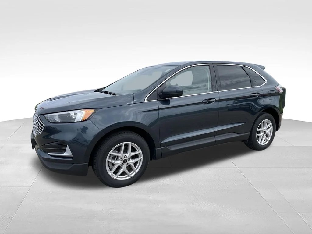 Used 2024 Blue Metallic Ford SEL image 5