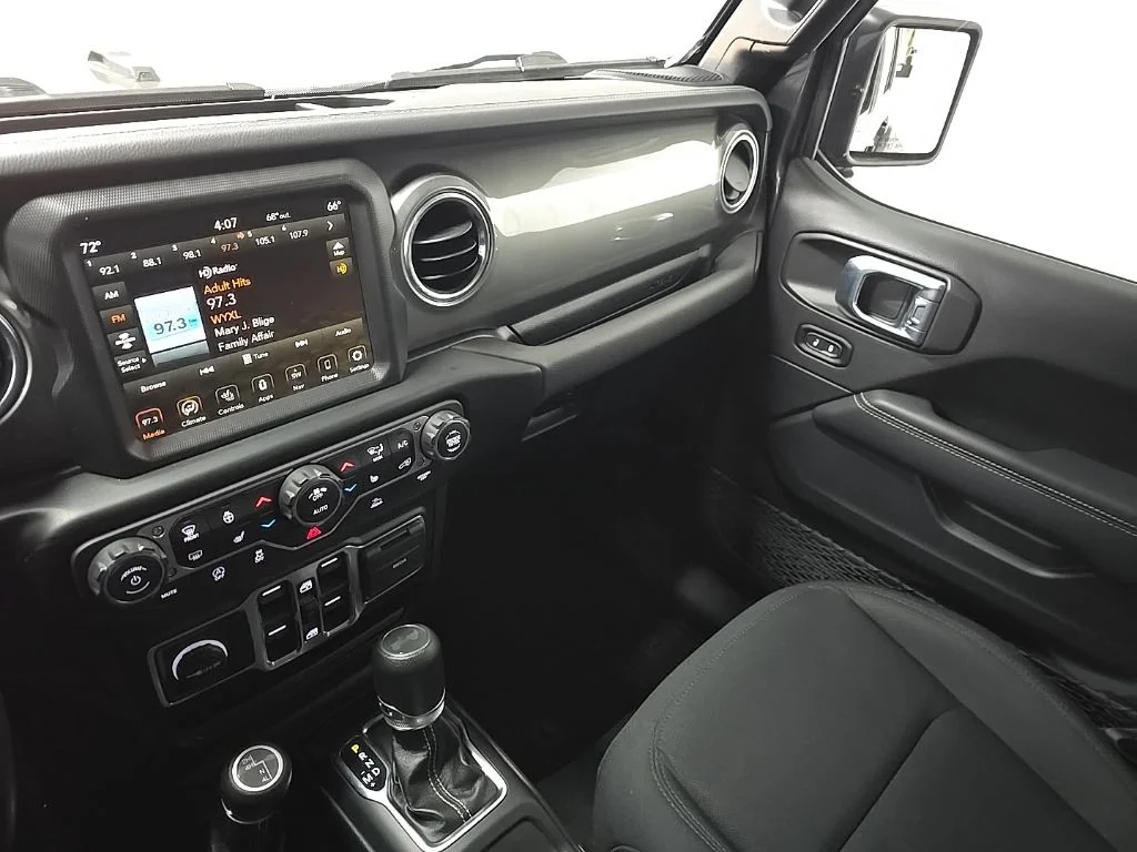Used 2022 Gray Jeep Unlimited Sahara image 25