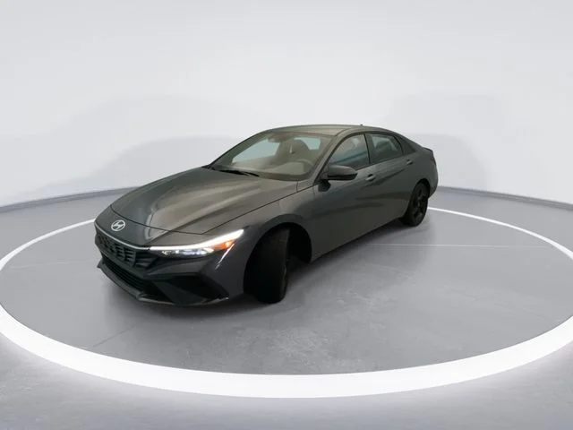 Used 2026 Gray Hyundai SEL Sport image 2
