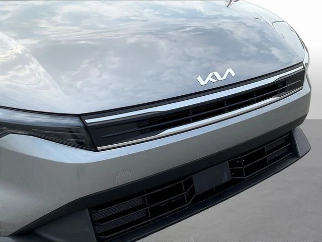 Used 2025 Gray Kia LXS image 34