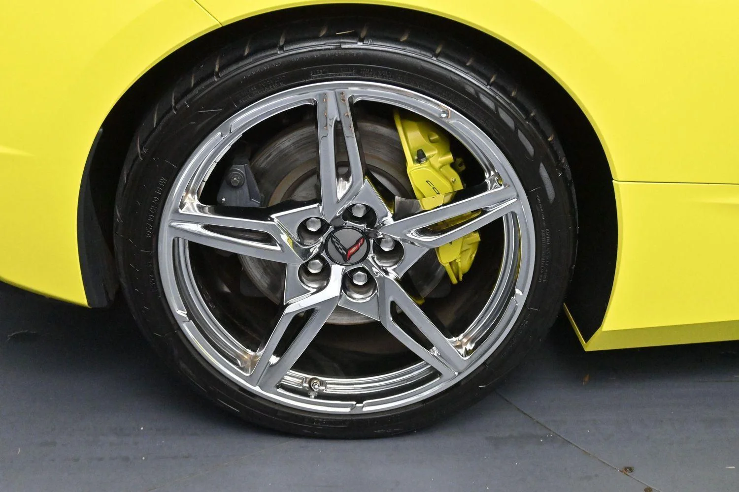 Used 2021 ACCELERATE YELLOW METALLIC Chevrolet 1LT image 32