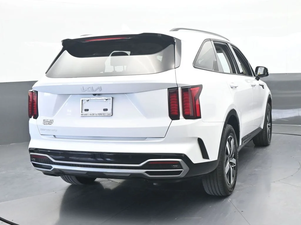 Used 2023 Glacial White Pearl Kia EX image 5