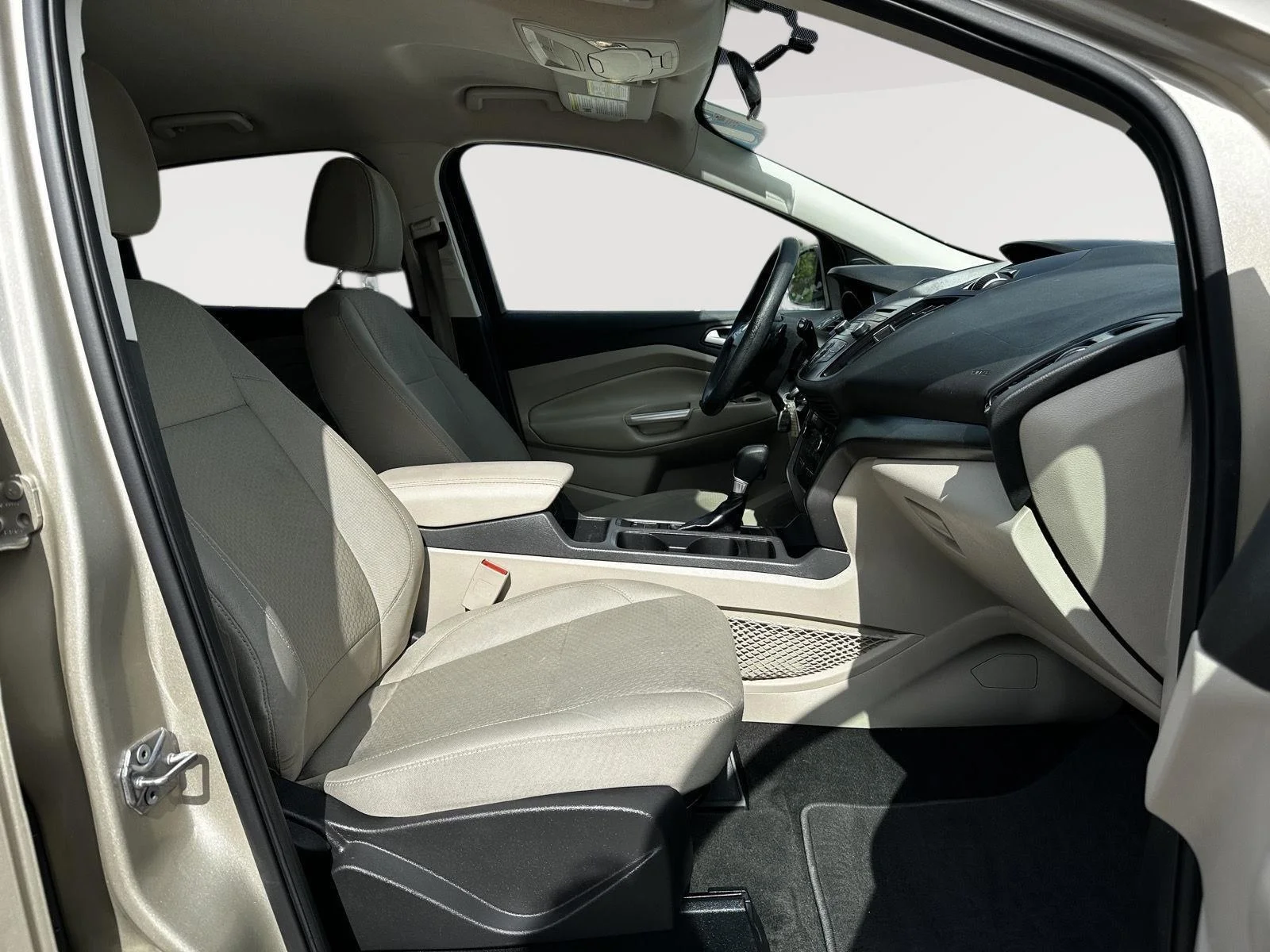 Used 2017 White Gold Ford SE image 24