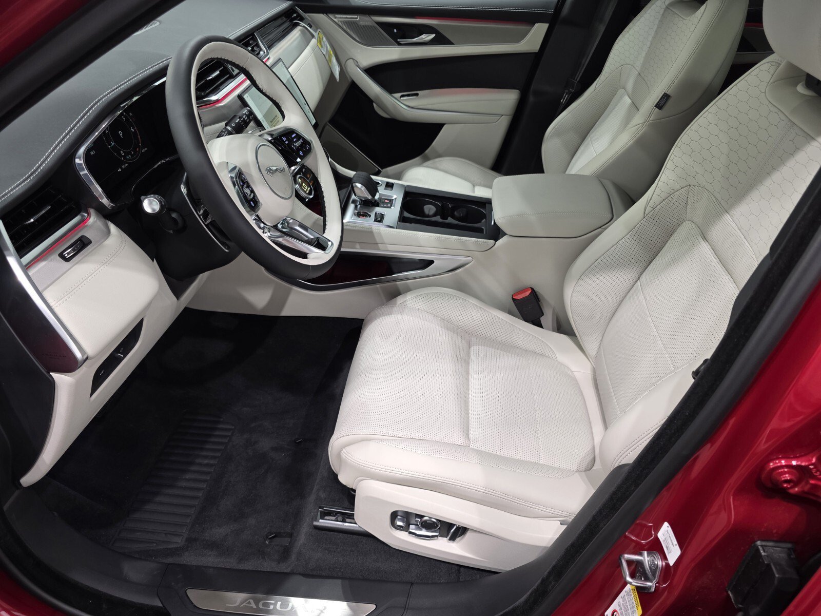 New 2026 Firenze Red JAGUAR P250 R-DYNAMIC S image 6
