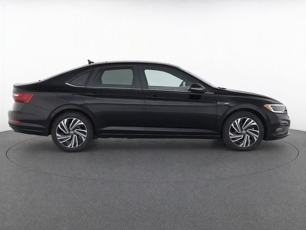 Used 2021 Deep Black Pearl Volkswagen SEL Premium image 4