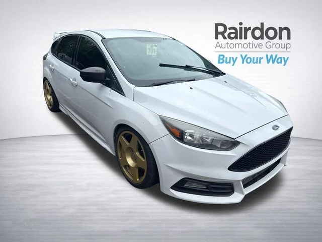 2018 Ford Focus Hatch ST's photo