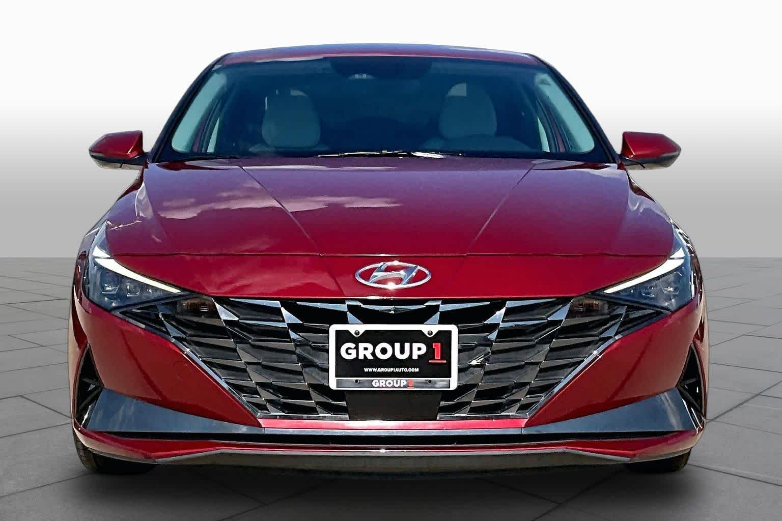 Used 2023 Ultimate Red Hyundai Limited image 4