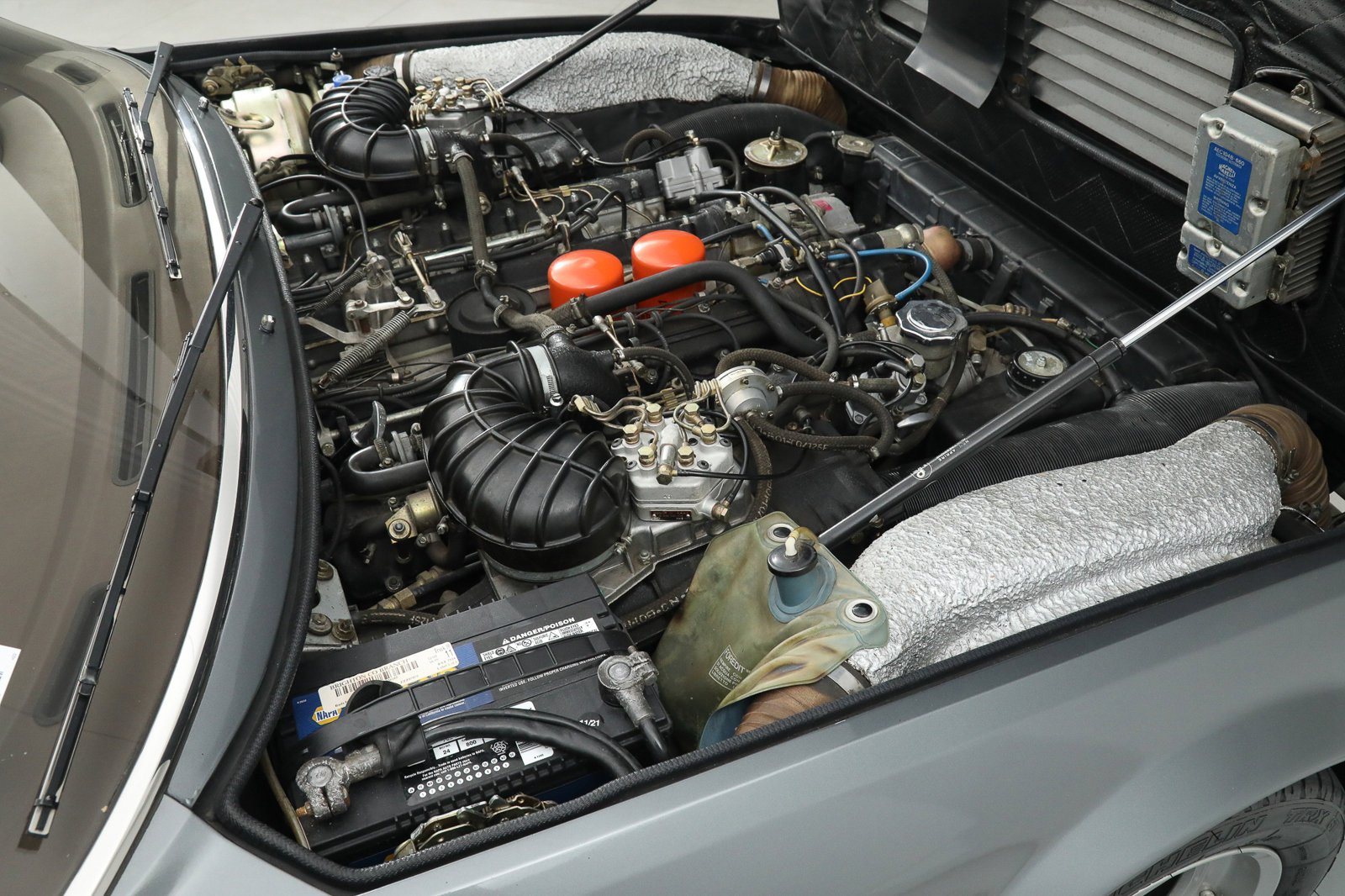 Used 1984 Silver Ferrari  image 33