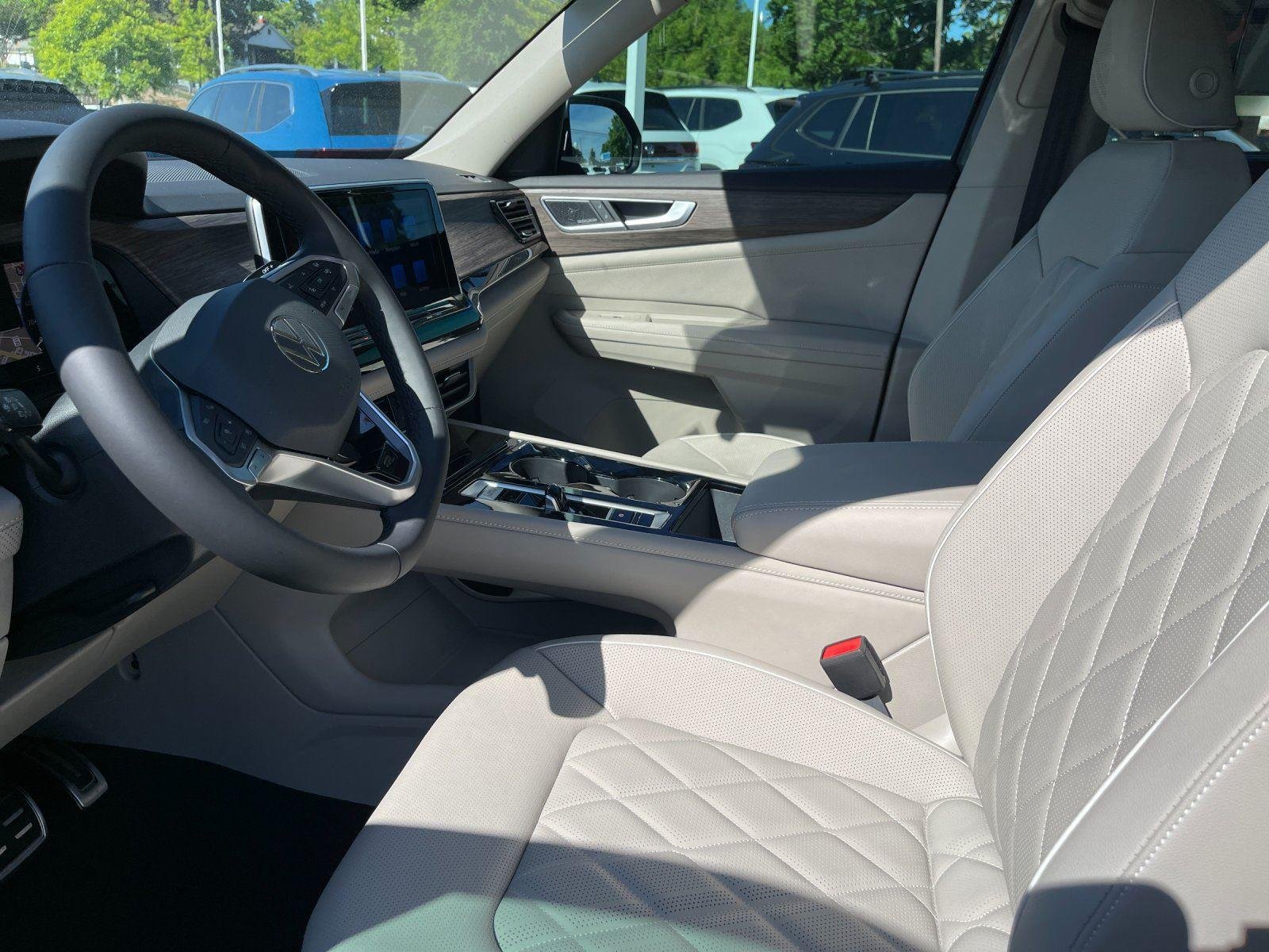 New 2026 Pure Gray Volkswagen 2.0T SEL Premium R-Line image 15