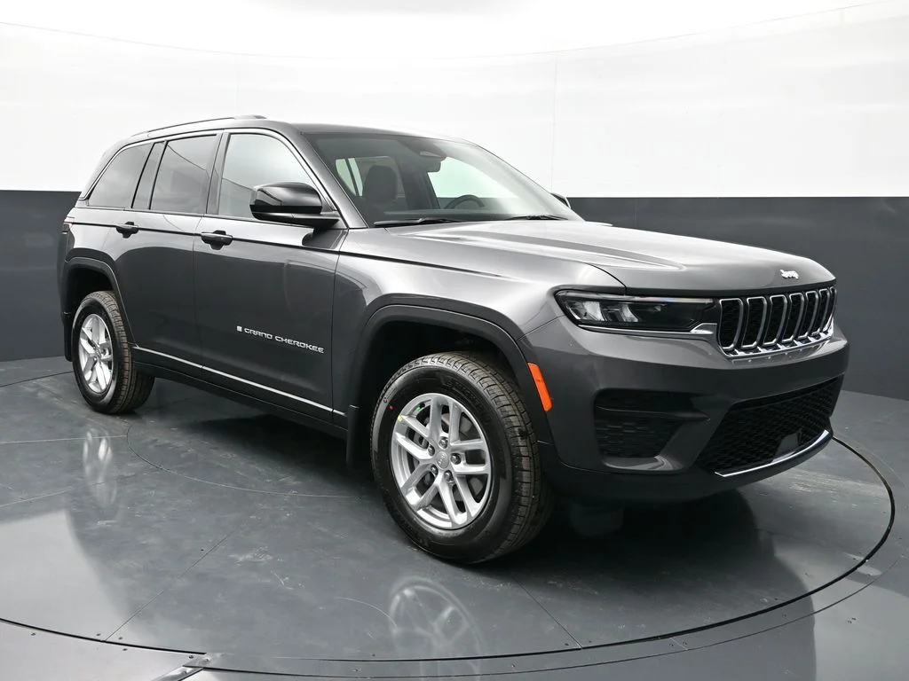 New 2026 Baltic Gray Metallic Clear-Coat Exterior Paint Jeep Laredo X image 1