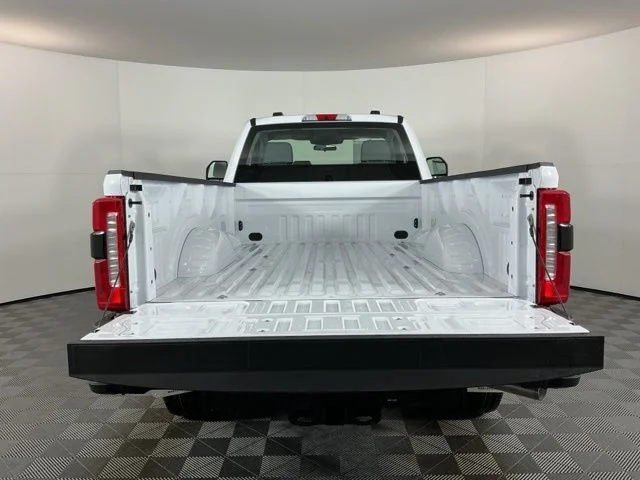 New 2026 Oxford White Ford XL image 7