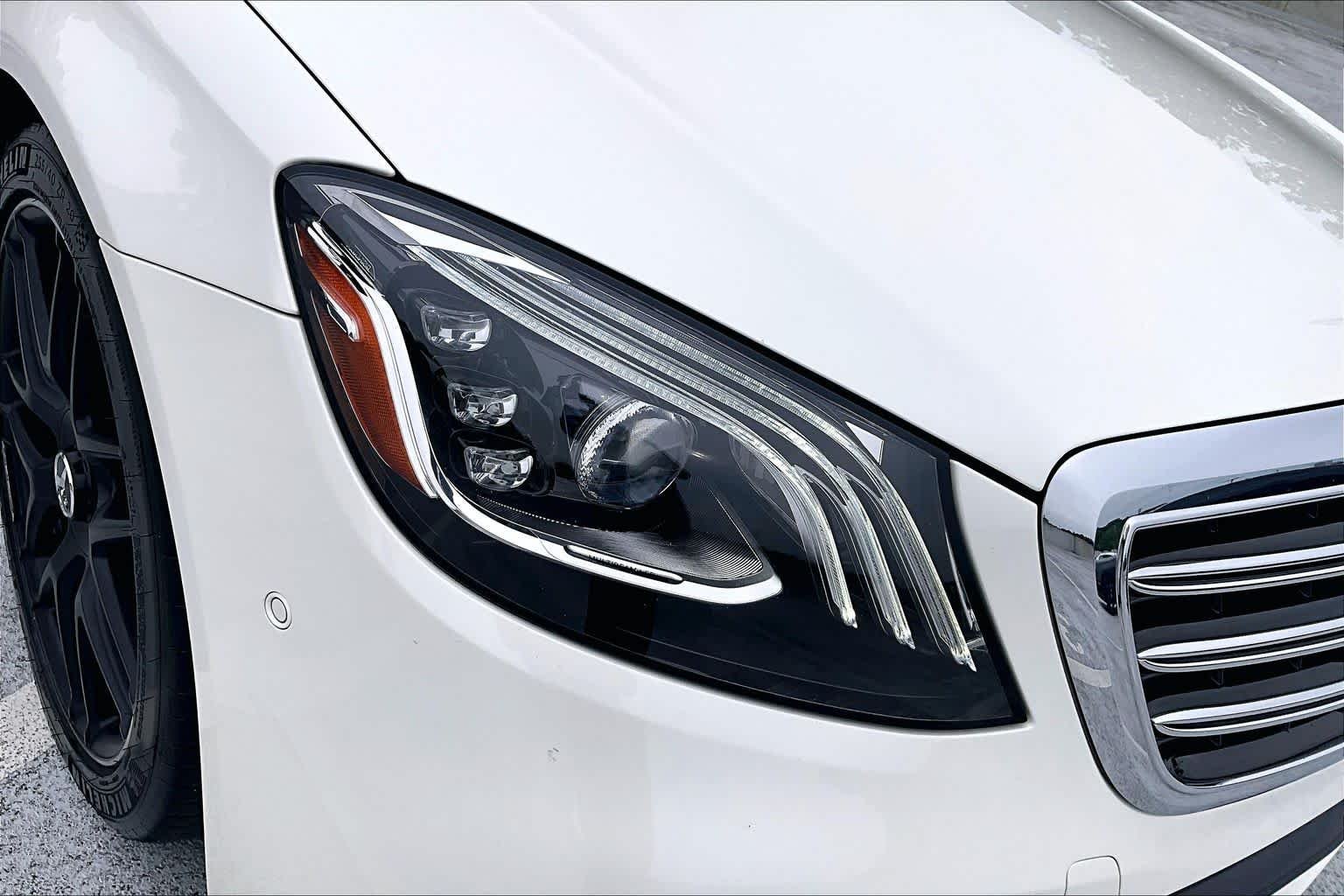 Used 2020 designo Diamond White Mercedes-Benz AMG® S 63 image 27