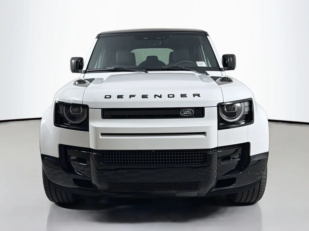 New 2026 Fuji White Land Rover X-Dynamic SE image 2