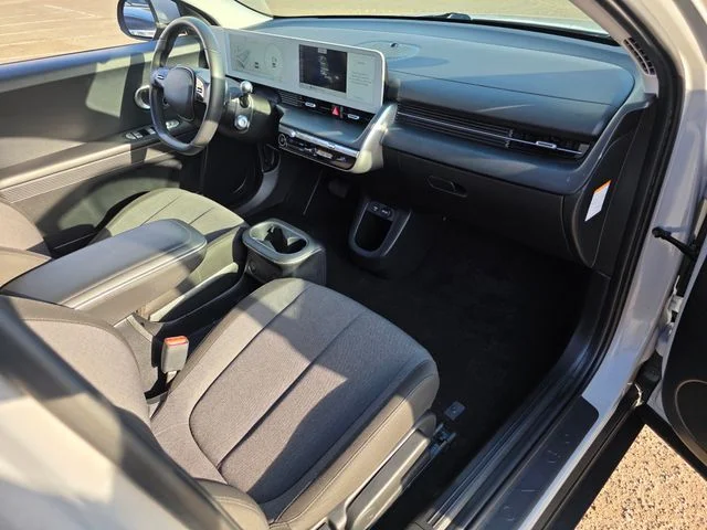 Used 2024 Gray Hyundai SE Standard Range image 9