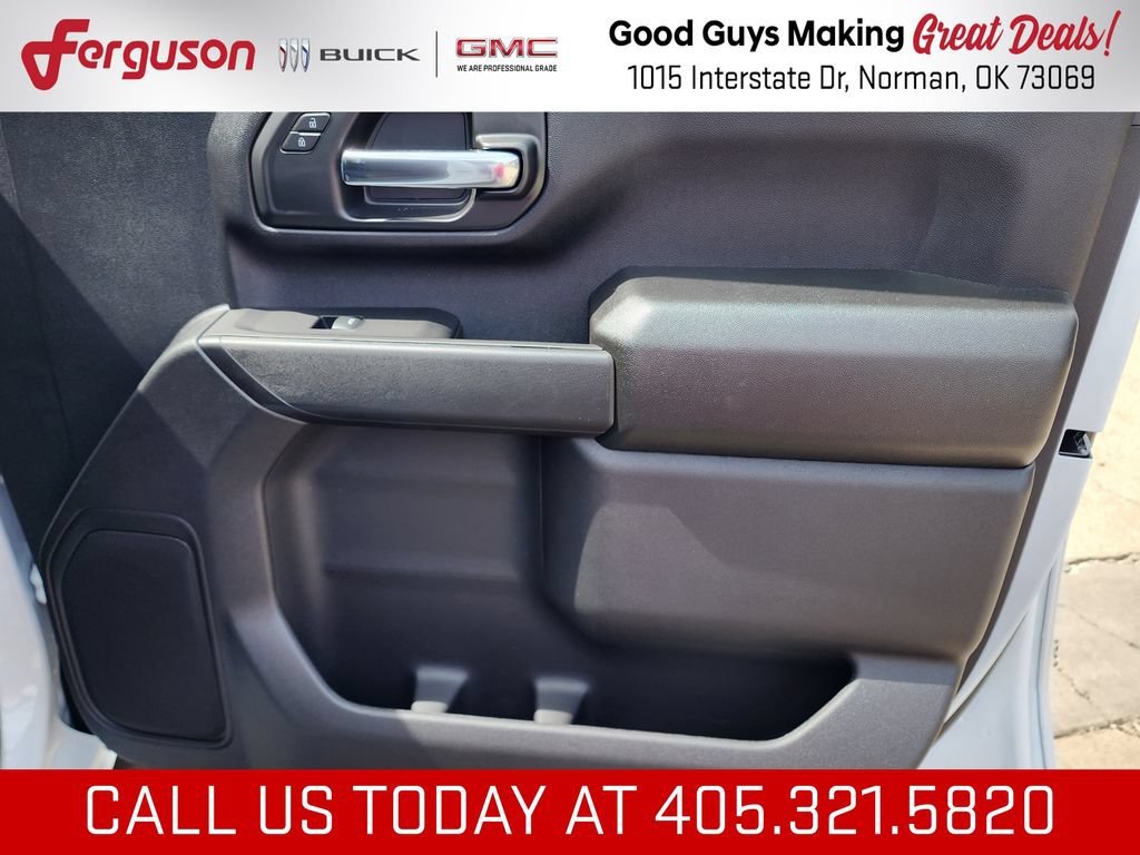 2026 GMC Sierra 3500 Chassis Cab Pro - Photo 41