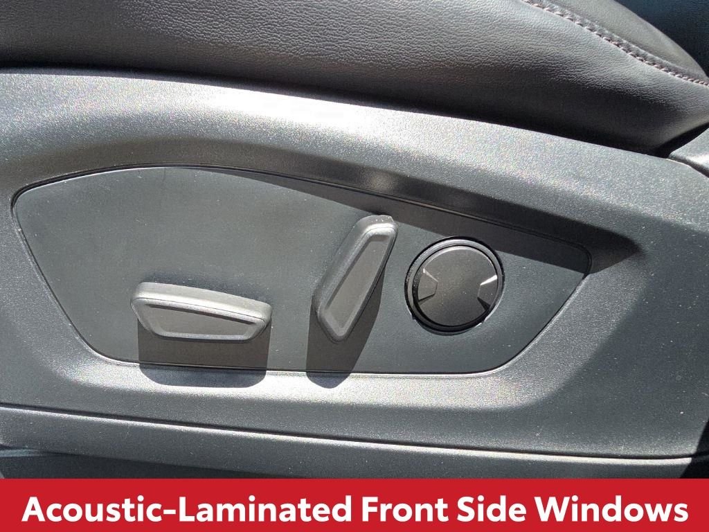 Used 2023 Silver Ford XLT image 18