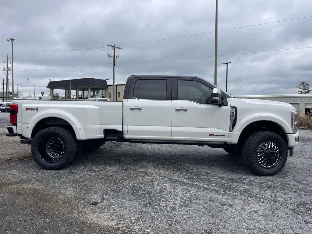 New 2026 White Ford Platinum image 2