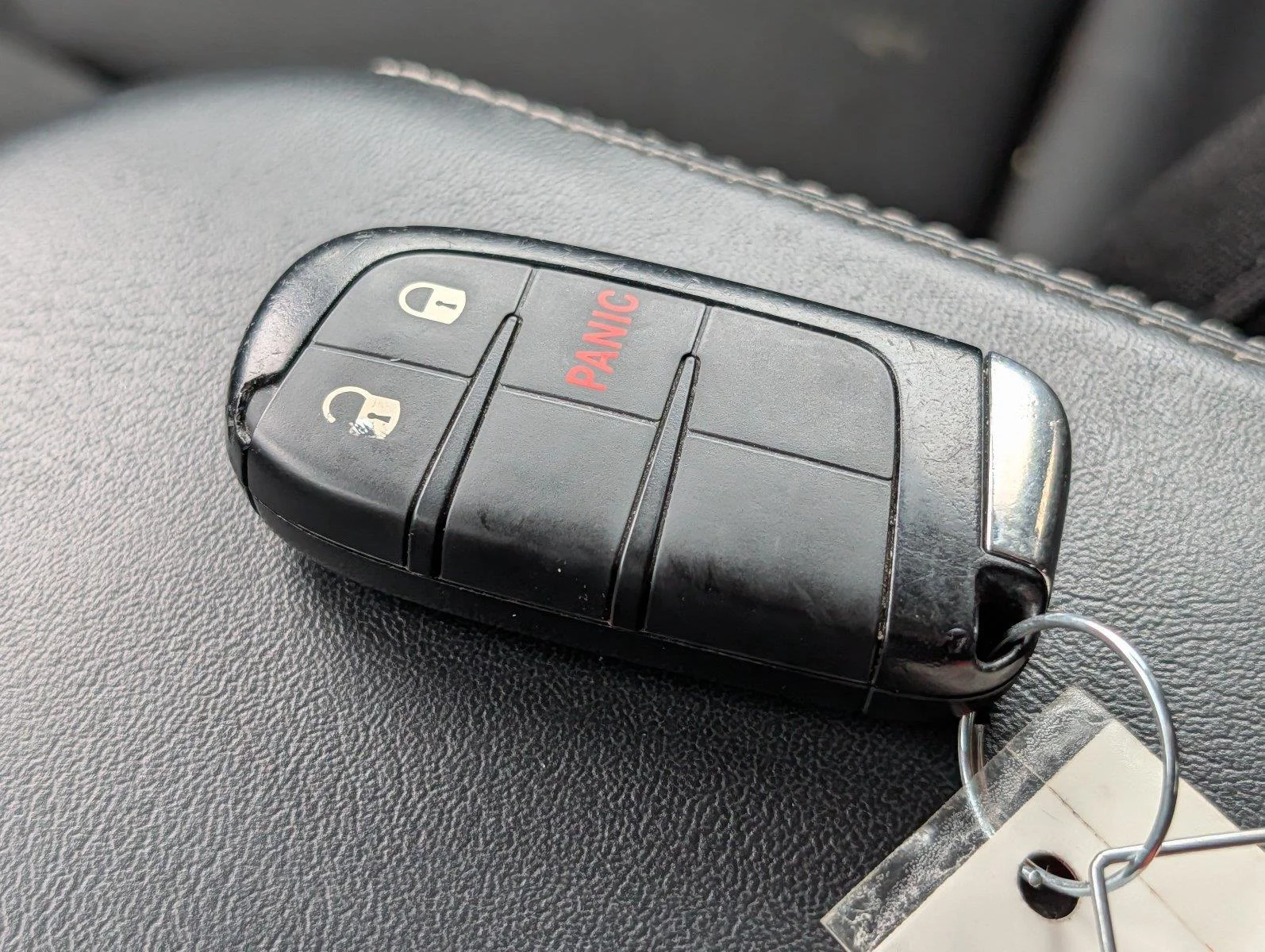 Used 2023 Alpine White Clearcoat Jeep Latitude image 21