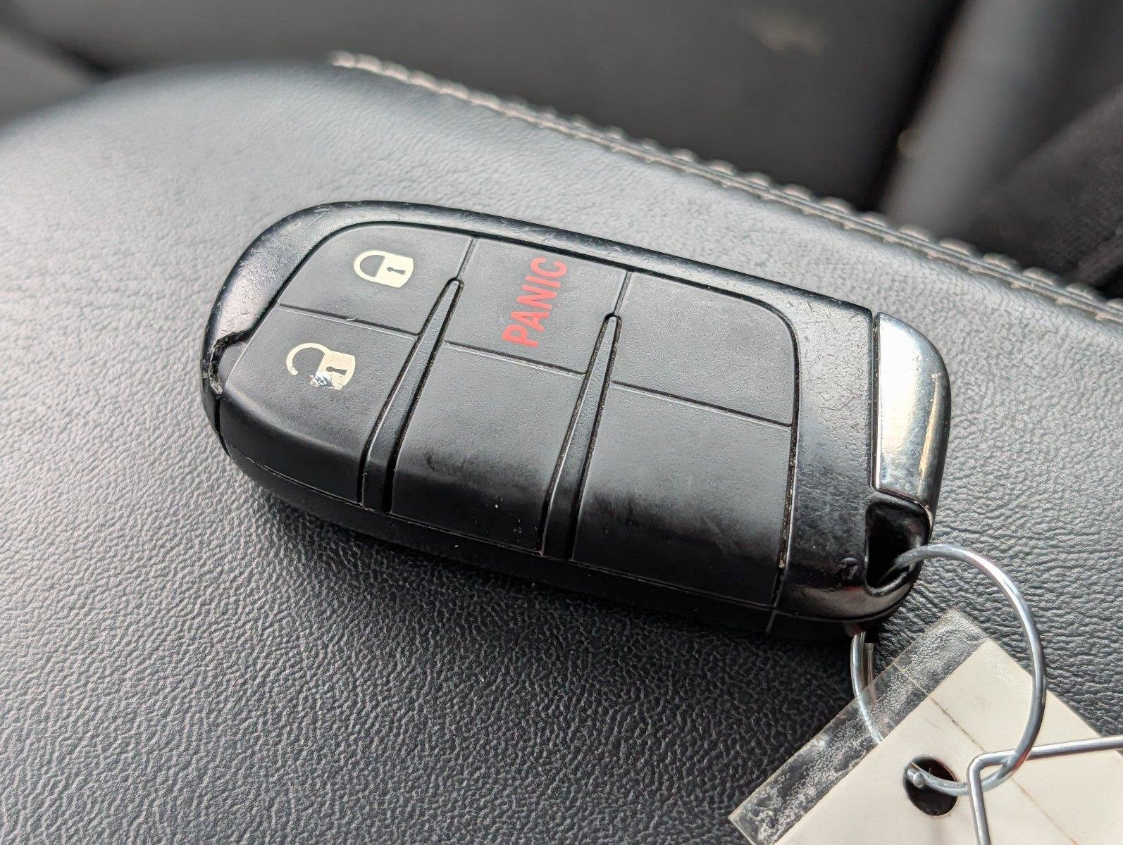 Used 2023 Alpine White Clearcoat Jeep Latitude image 21