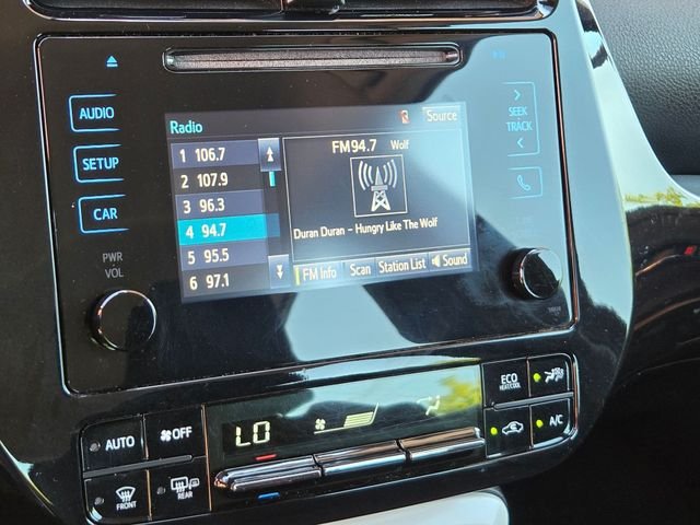 Used 2017 White Toyota Two image 17