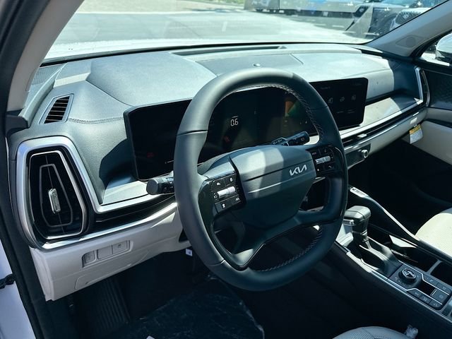 New 2026 Glacial White Pearl Kia S image 9