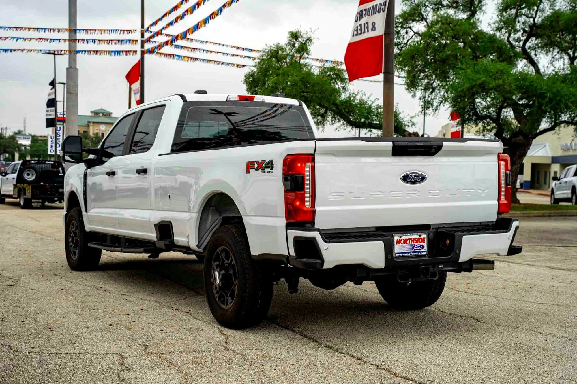New 2026 Oxford White Ford XL image 5
