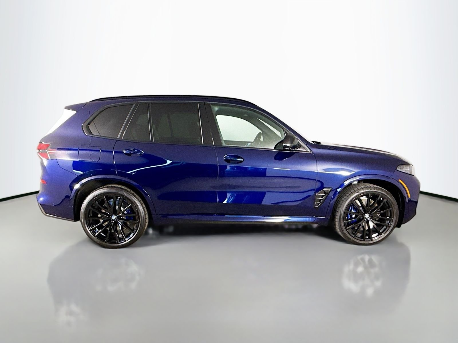 2026 BMW X5 M60i - Photo 8