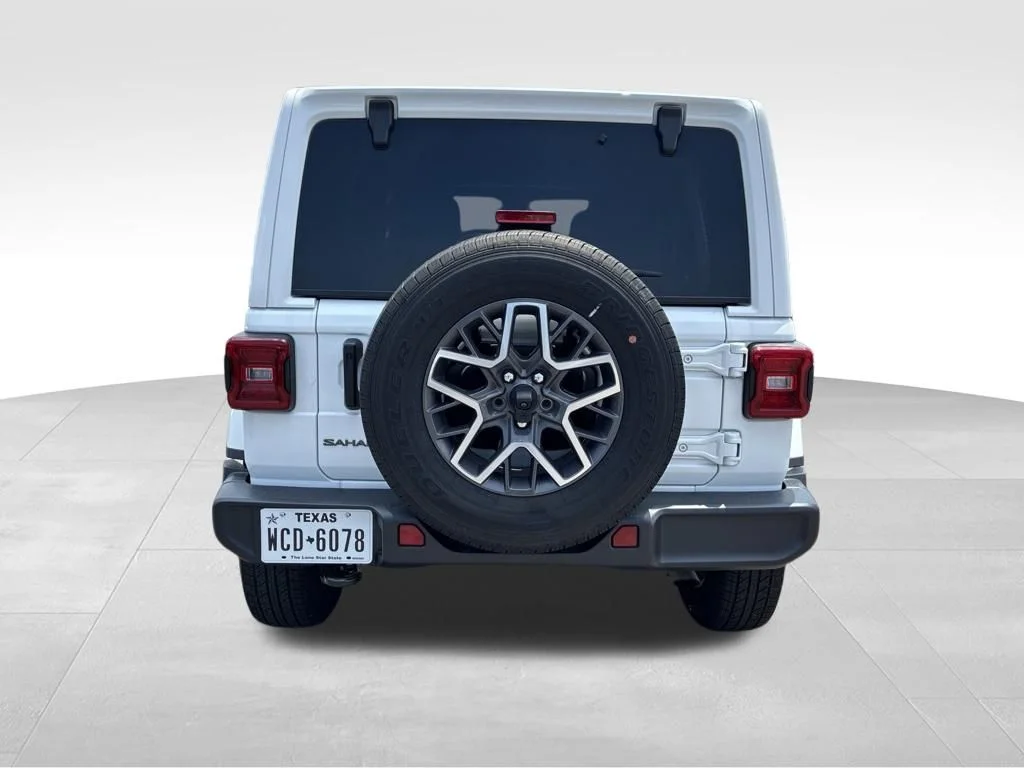 Used 2025 White Jeep Sahara image 4
