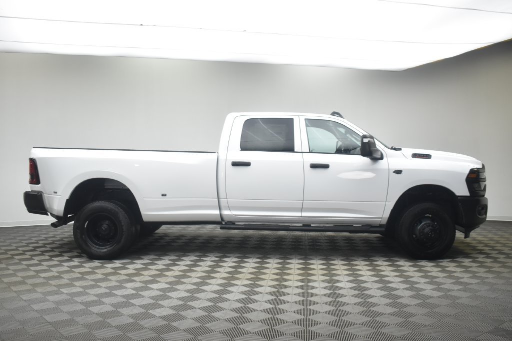 New 2027 Bright White Clear-Coat Exterior Paint RAM Tradesman image 3