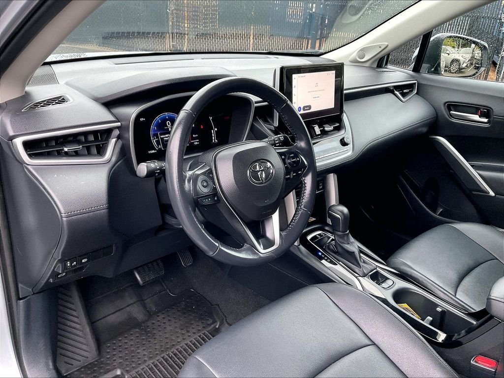 Used 2023 Silver Toyota XLE image 8
