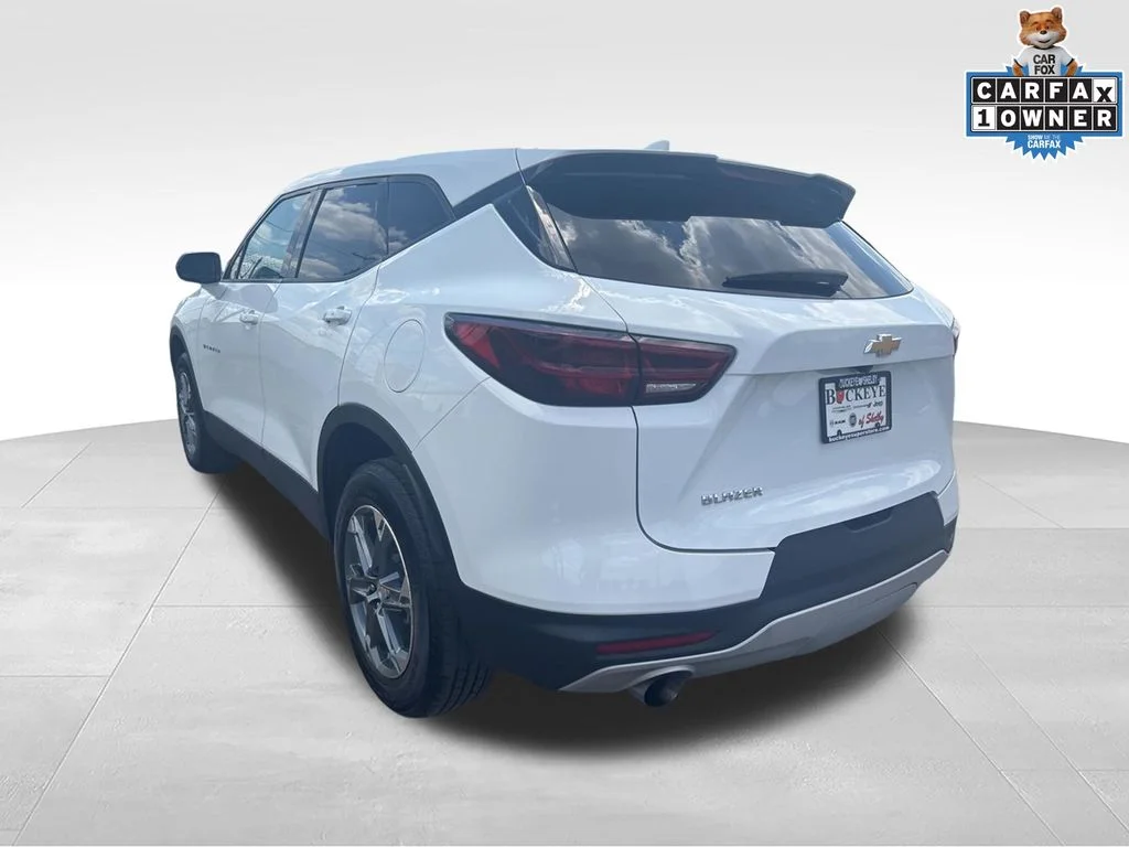 Used 2025 White Chevrolet LT image 5