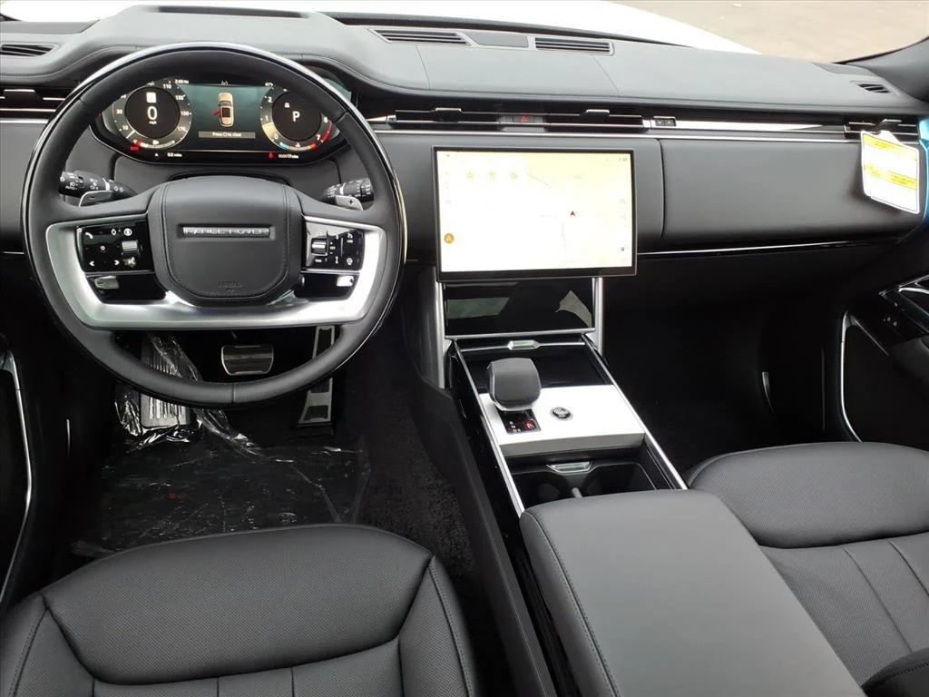 New 2025 Fuji White LAND ROVER SE image 6