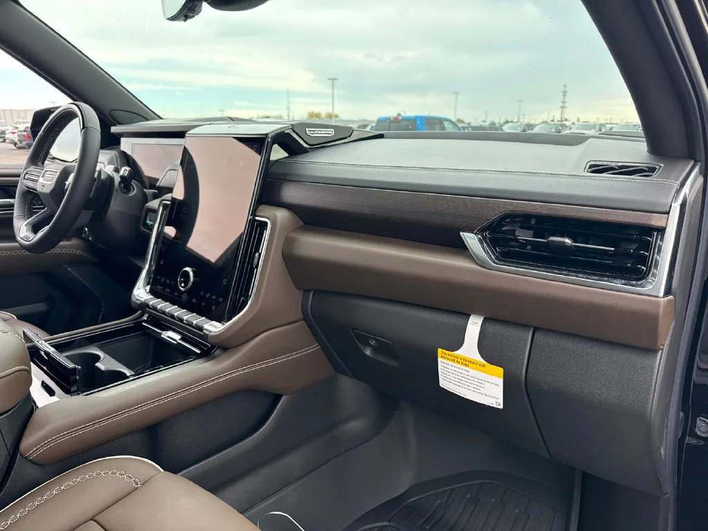 2026 GMC Yukon Denali Ultimate - Photo 42