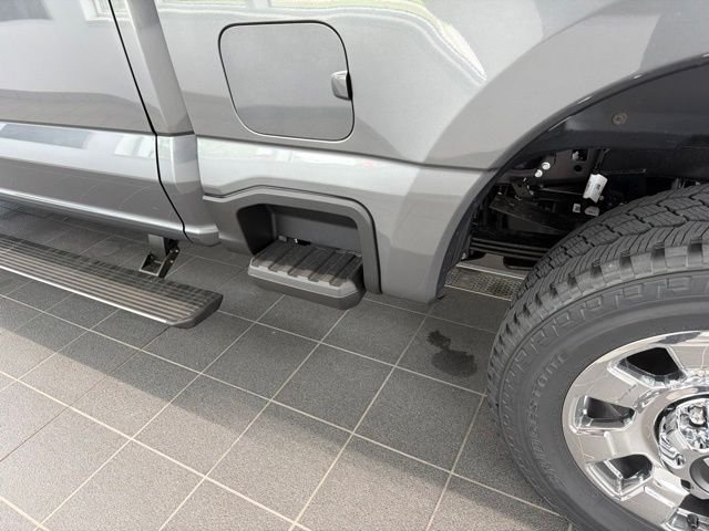 New 2026 Carbonized Gray Metallic Ford F-350® Lariat® image 10