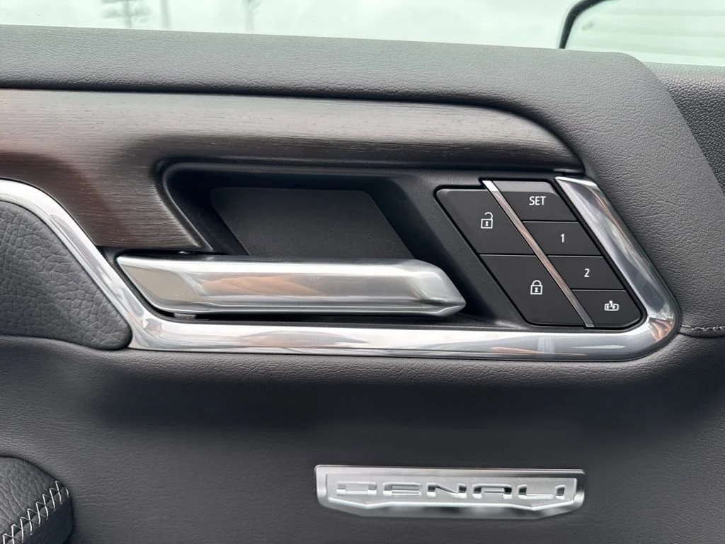 Used 2026 Onyx Black GMC Denali image 12