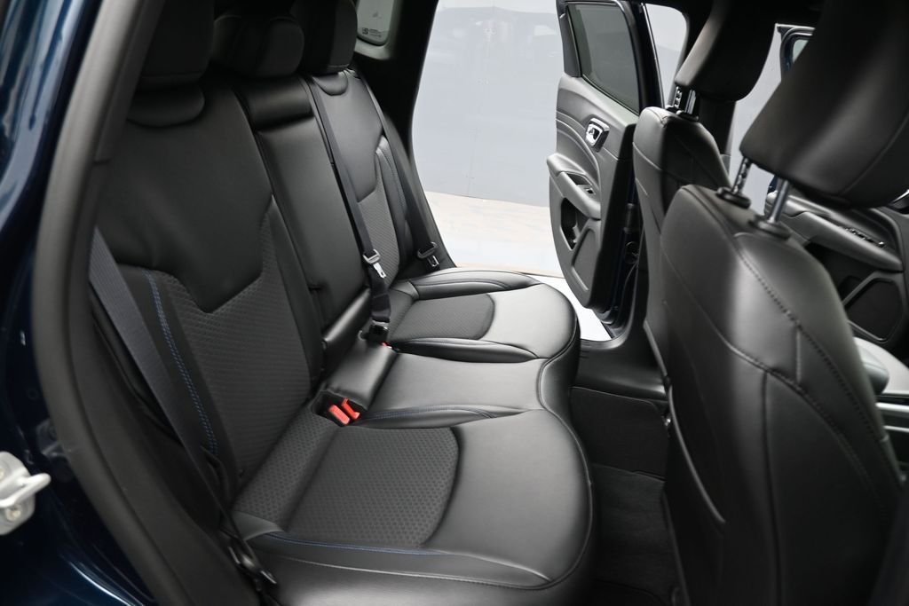 New 2026 Fathom Blue Pearl Coat Jeep Latitude image 12