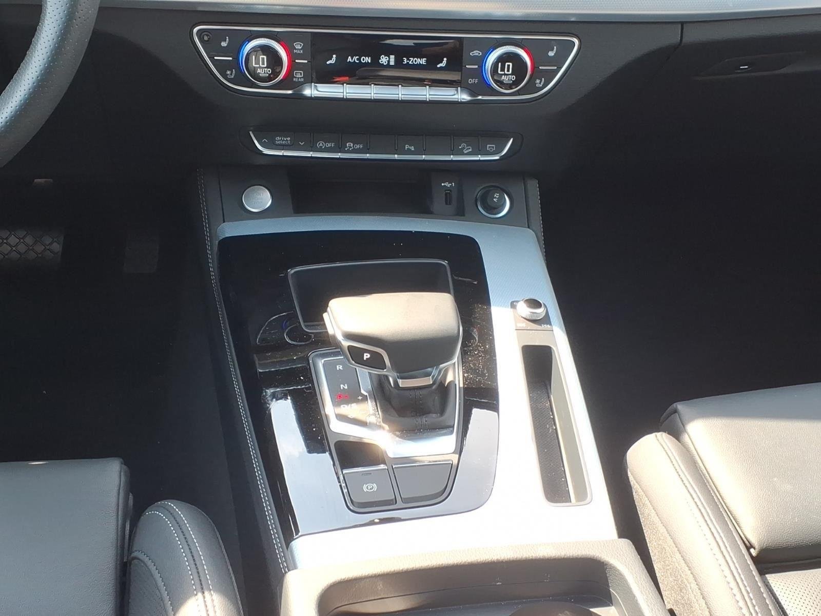 Used 2025 Mythos Black Metallic Audi S line Premium Plus image 18