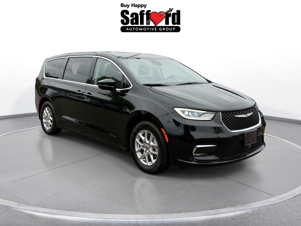 Used 2024 Black Chrysler Touring L image 9