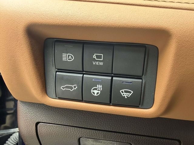 Used 2022  Toyota Platinum image 26