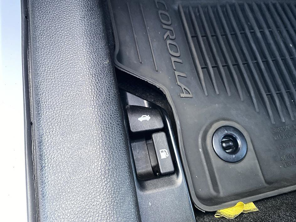 Certified Used 2025 Ice Cap Toyota SE image 25