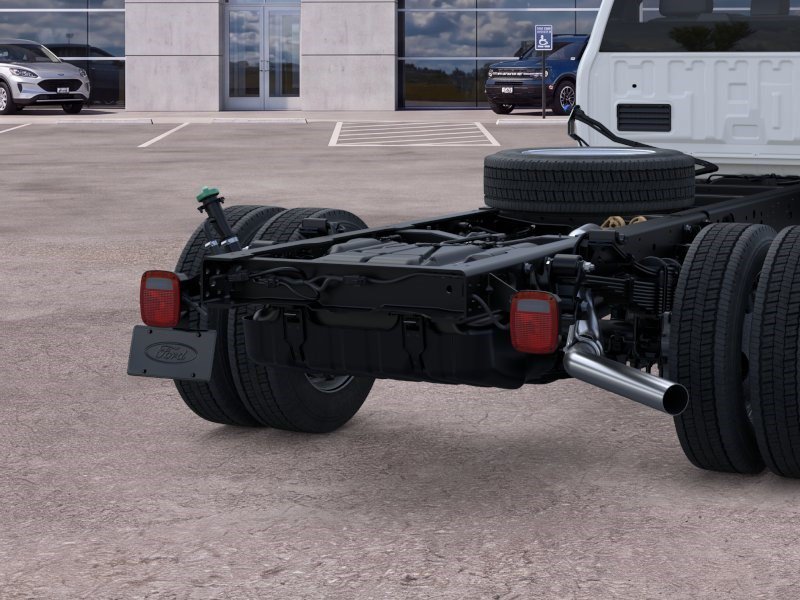 New 2026 Oxford White Ford XL image 22