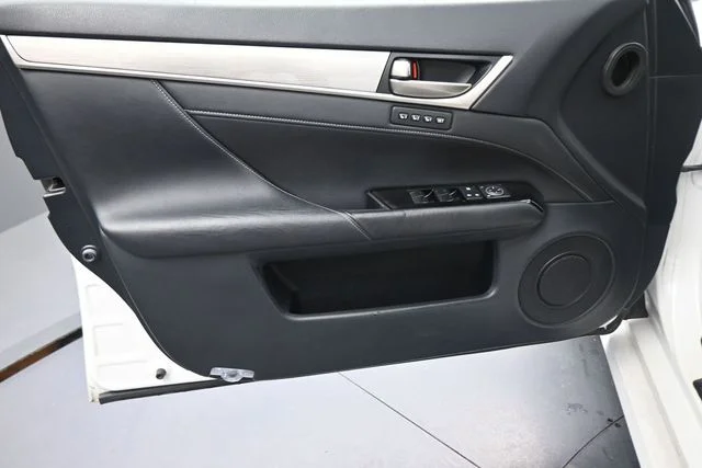 Used 2013 White Lexus 350 image 20