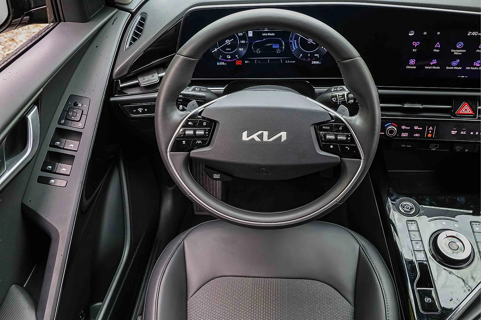 Certified Used 2025 Interstellar Gray Kia Wind image 18